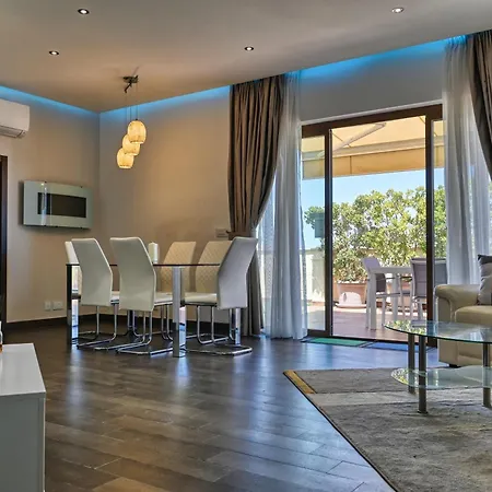 Gozo Luxury Penthouse アパート Qala